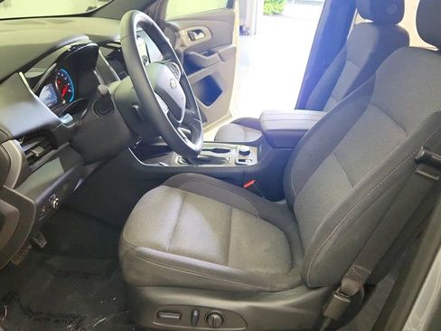 Used 2023 Chevrolet Traverse LT FWD image 15