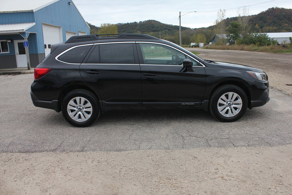 Used 2018 Subaru Outback 2.5i Premium AWD/4WD image 4