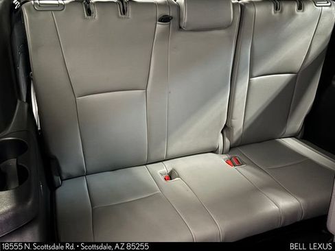 Used 2020 Toyota Highlander XLE FWD image 26