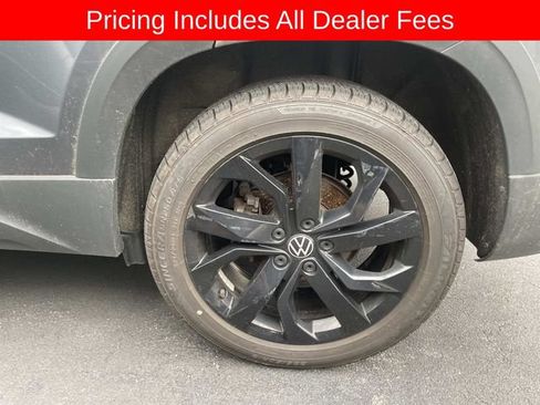 Used 2022 Volkswagen Taos SE w/ IQ.Drive SE Package AWD/4WD image 4