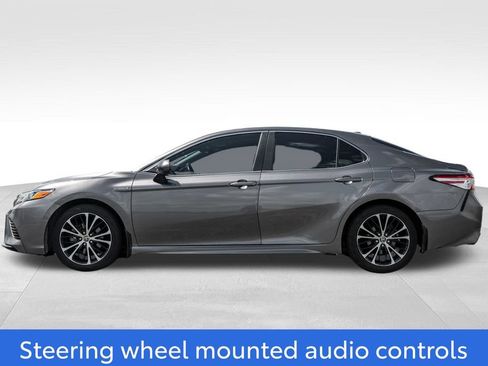 Used 2020 Toyota Camry SE FWD image 4