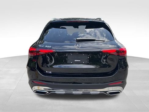 Used 2025 Mercedes-Benz GLC 300 4MATIC image 4