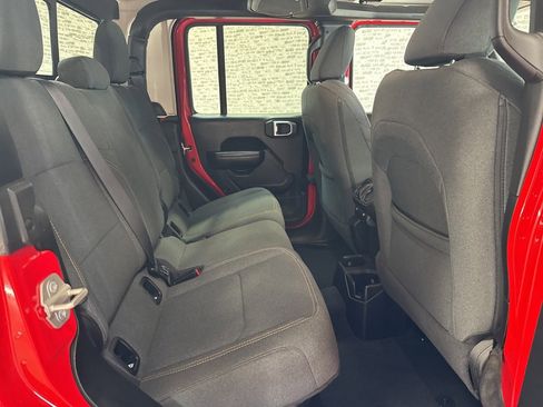 Used 2024 Jeep Gladiator Willys image 12