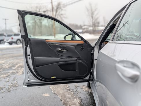 Used 2019 Lexus ES 350 Luxury image 39