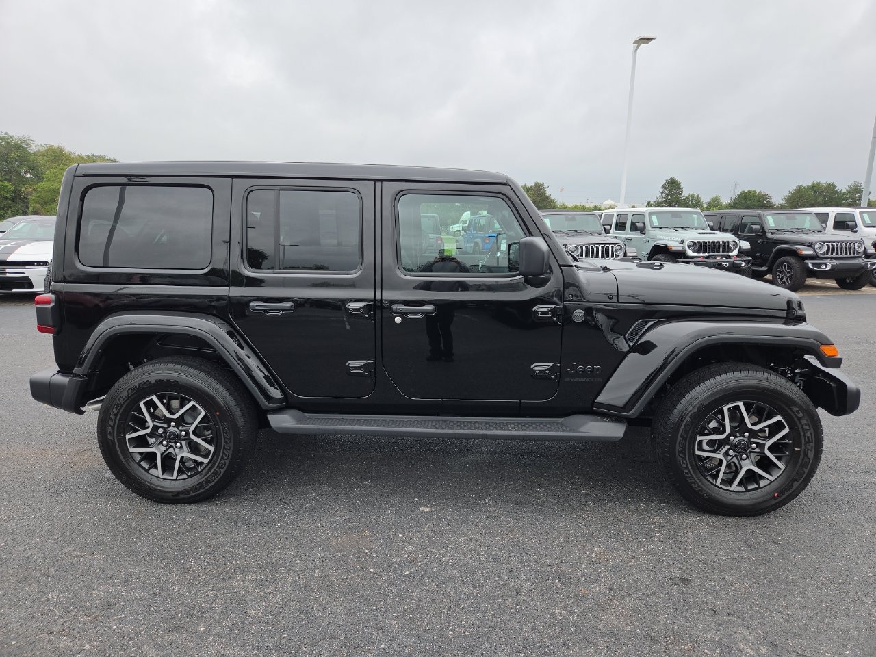 New 2027 Jeep Wrangler Unlimited Sahara AWD/4WD image 32