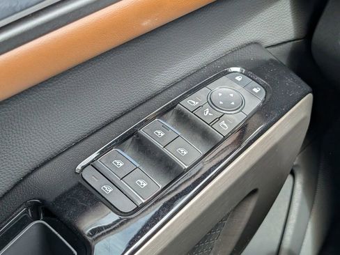 Used 2024 Nissan Pathfinder Platinum AWD/4WD image 30