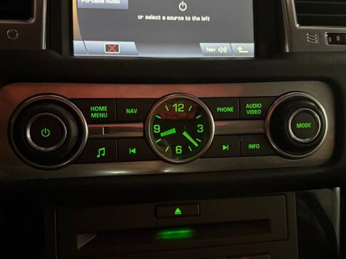 Used 2011 Land Rover Range Rover Sport Supercharged AWD/4WD image 6