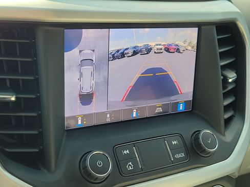 Used 2022 GMC Acadia SLT w/ Technology Package FWD image 29