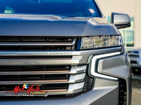 Used 2022 Chevrolet Suburban High Country image 5