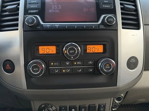 Used 2016 Nissan Frontier SV image 14