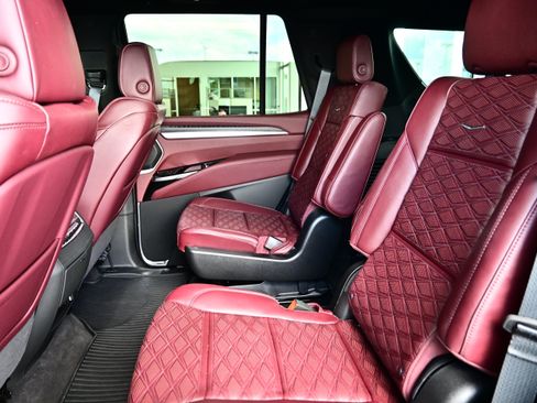 Used 2026 Cadillac Escalade Sport w/ LPO, ONYX Package AWD/4WD image 17