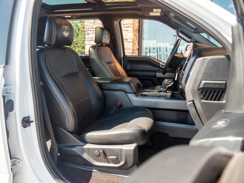 Used 2019 Ford F150 XLT w/ Equipment Group 302A Luxury AWD/4WD image 16