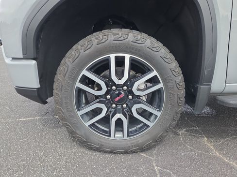 Used 2024 GMC Sierra 1500 AT4 w/ AT4 Carbonpro Edition AWD/4WD image 31