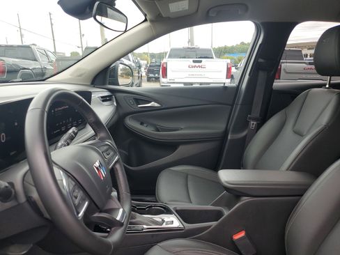 Used 2024 Buick Encore GX Sport Touring image 15