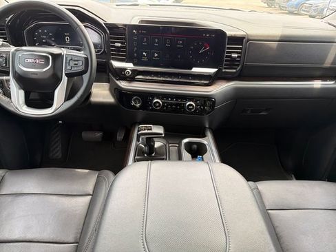 Used 2023 GMC Sierra 1500 SLT w/ SLT Premium Package AWD/4WD image 9