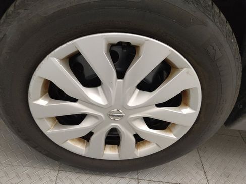 Used 2017 Nissan Rogue S AWD/4WD image 31