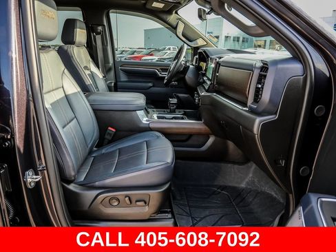 Used 2024 Chevrolet Silverado 1500 High Country w/ High Country Premium Package AWD/4WD image 17