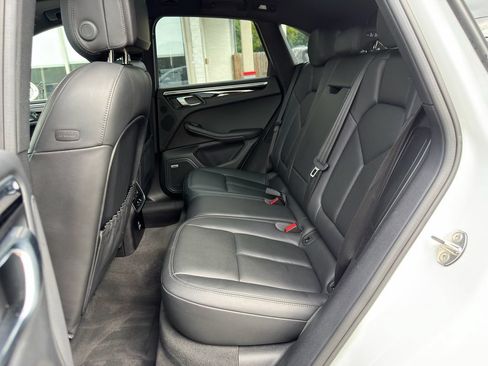 Used 2020 Porsche Macan w/ Premium Package Plus AWD/4WD image 36