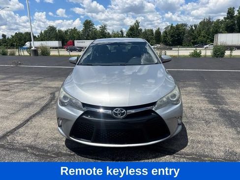 Used 2015 Toyota Camry SE FWD image 3