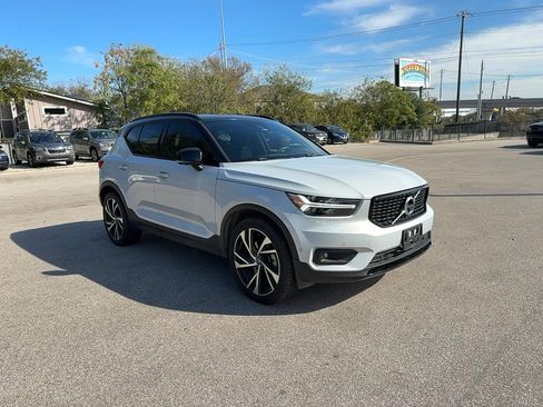Used 2021 Volvo XC40 T5 R-Design w/ Protection Package Premier image 6