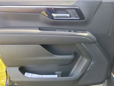 New 2026 Chevrolet Tahoe LS image 19