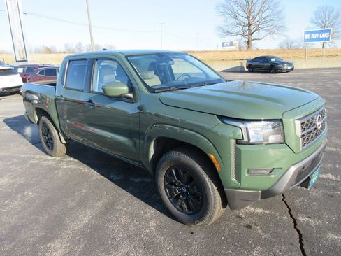 Used 2023 Nissan Frontier SV image 7