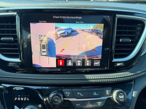 Used 2022 Chrysler Pacifica Limited w/ S Appearance Package image 20