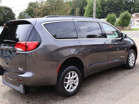 Used 2021 Chrysler Voyager Lxi FWD image 15