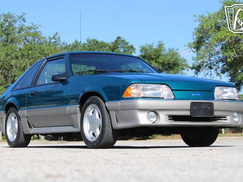 Used 1993 Ford Mustang GT RWD image 11