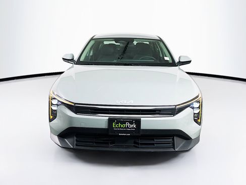 Used 2025 Kia K4 LXS image 2