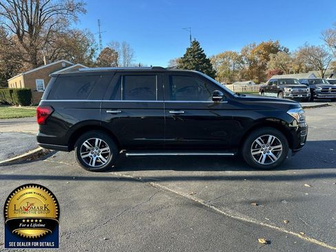Used 2023 Ford Expedition Limited image 4