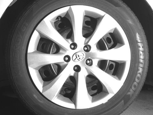 Used 2025 Toyota Corolla LE FWD image 12