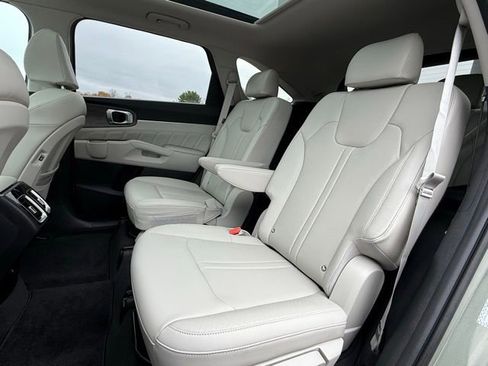 Used 2025 Kia Sorento SX image 20