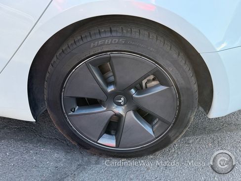 Used 2023 Tesla Model 3 Standard Range image 11