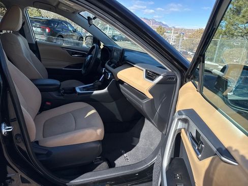 Used 2021 Toyota RAV4 XLE w/ Carpet Mat Package (TMS) image 27