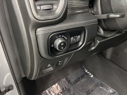 Used 2019 RAM 1500 Limited image 17