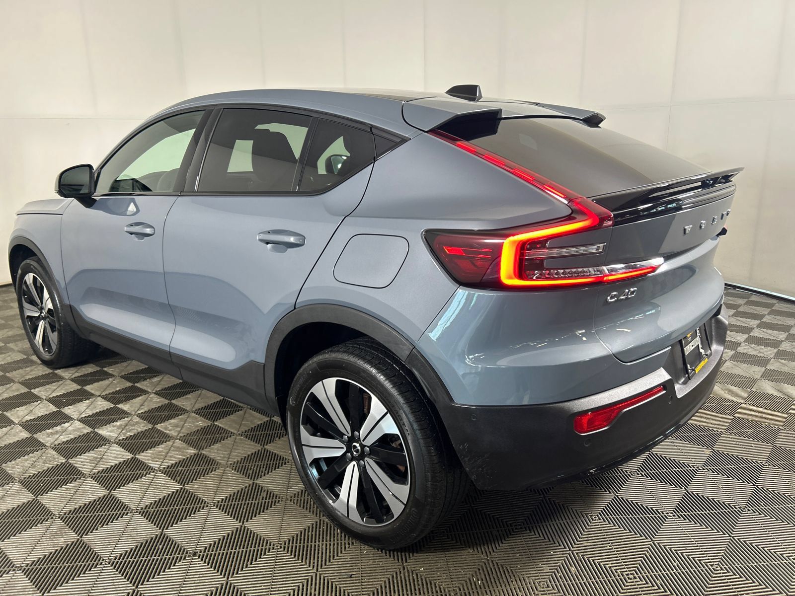 Used 2023 Volvo C40 P8 Recharge Plus AWD/4WD image 4