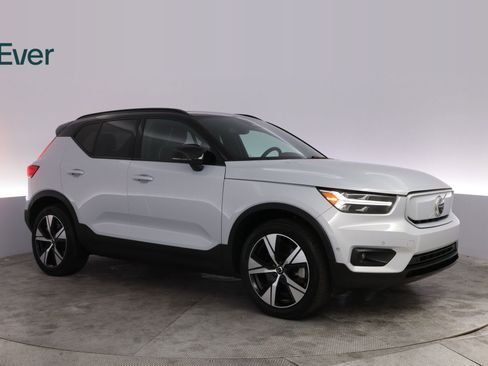 Used 2022 Volvo XC40 P8 Recharge Plus AWD/4WD image 14