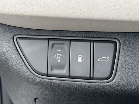 Used 2023 Genesis G70 2.0T w/ Sport Prestige Package image 17