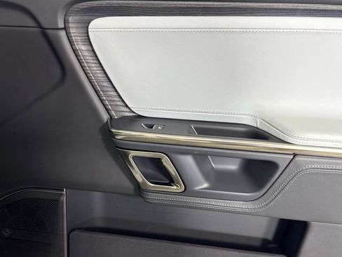 Used 2023 Rivian R1S Launch Edition image 28