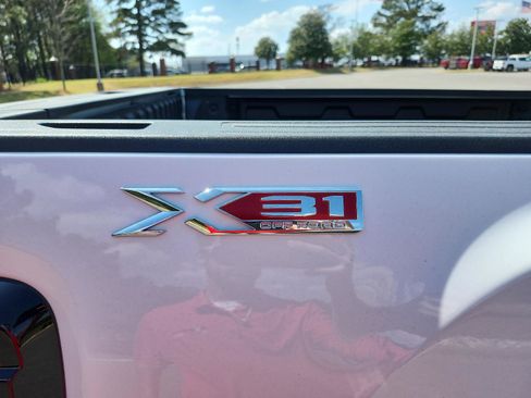 New 2026 GMC Sierra 2500 SLT image 9