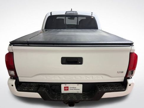 Certified 2018 Toyota Tacoma TRD Sport image 4