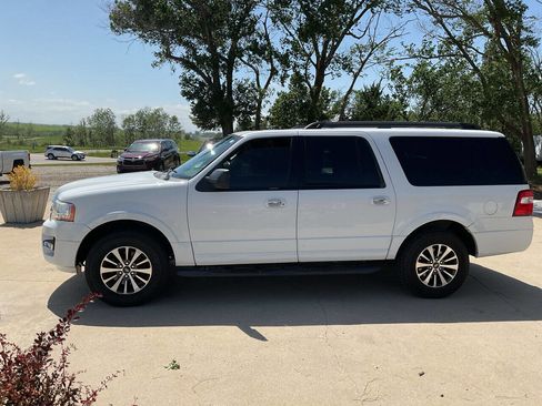 Used 2015 Ford Expedition EL XLT image 6