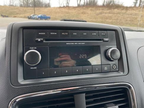 Used 2013 Dodge Grand Caravan American Value Package FWD image 34