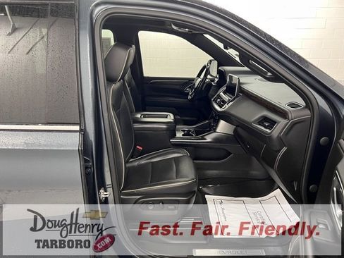 Used 2021 Chevrolet Suburban Premier w/ Premium Package image 46