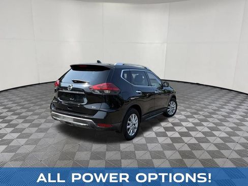 Used 2017 Nissan Rogue SV w/ SV Premium Package FWD image 5