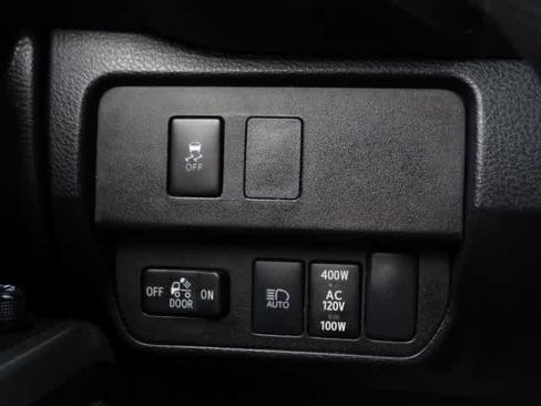 Used 2023 Toyota Tacoma TRD Off-Road image 39