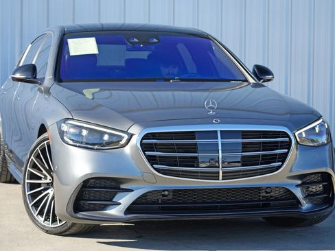 Used 2022 Mercedes-Benz S 500 4MATIC w/ AMG Line Package image 4