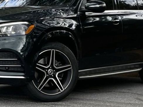Used 2021 Mercedes-Benz GLS 580 4MATIC image 2
