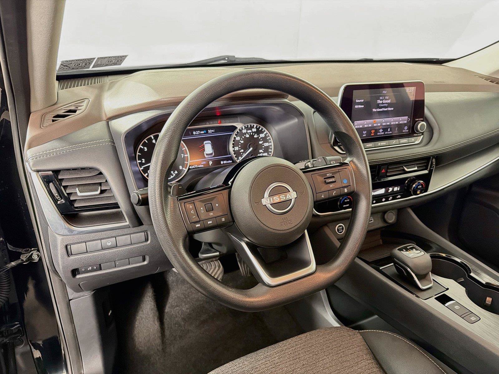 Used 2023 Nissan Rogue SV AWD/4WD image 16